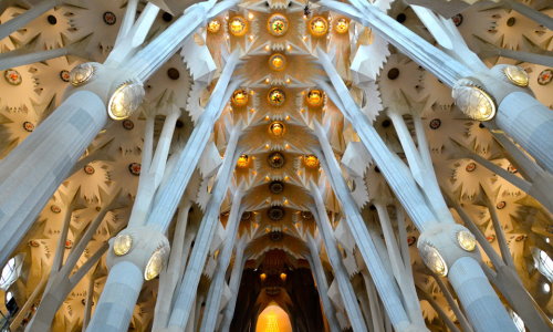 Kirchenschiff der Sagrada Familia